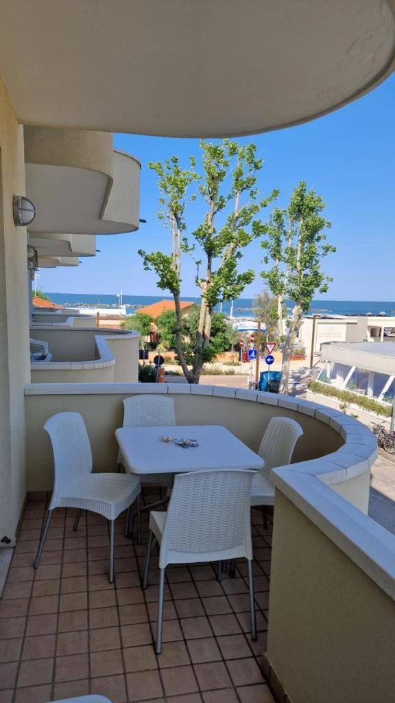 Residence Gabbiano Vista Mare San Mauro Mare Екстериор снимка